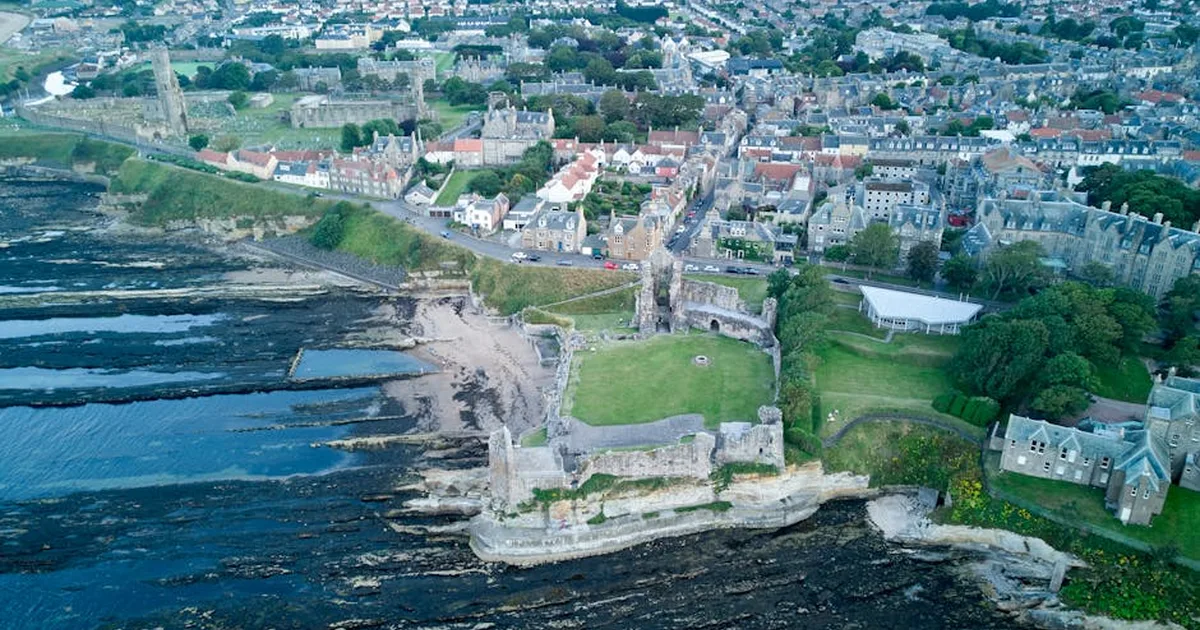 Descubriendo el propósito en la vida universitaria: Una herencia viva en St Andrews