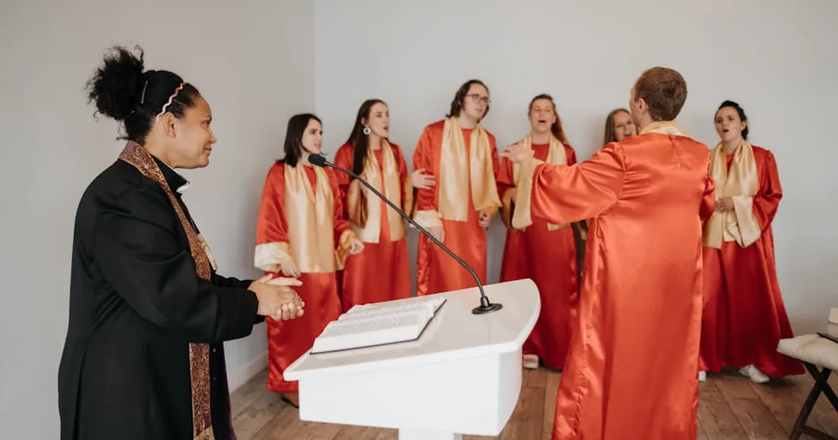 Einheit in der Christlichen Gemeinschaft Stärken: Wann Man Sich Einbringen Sollte und Wann Man Zurücktreten Sollte