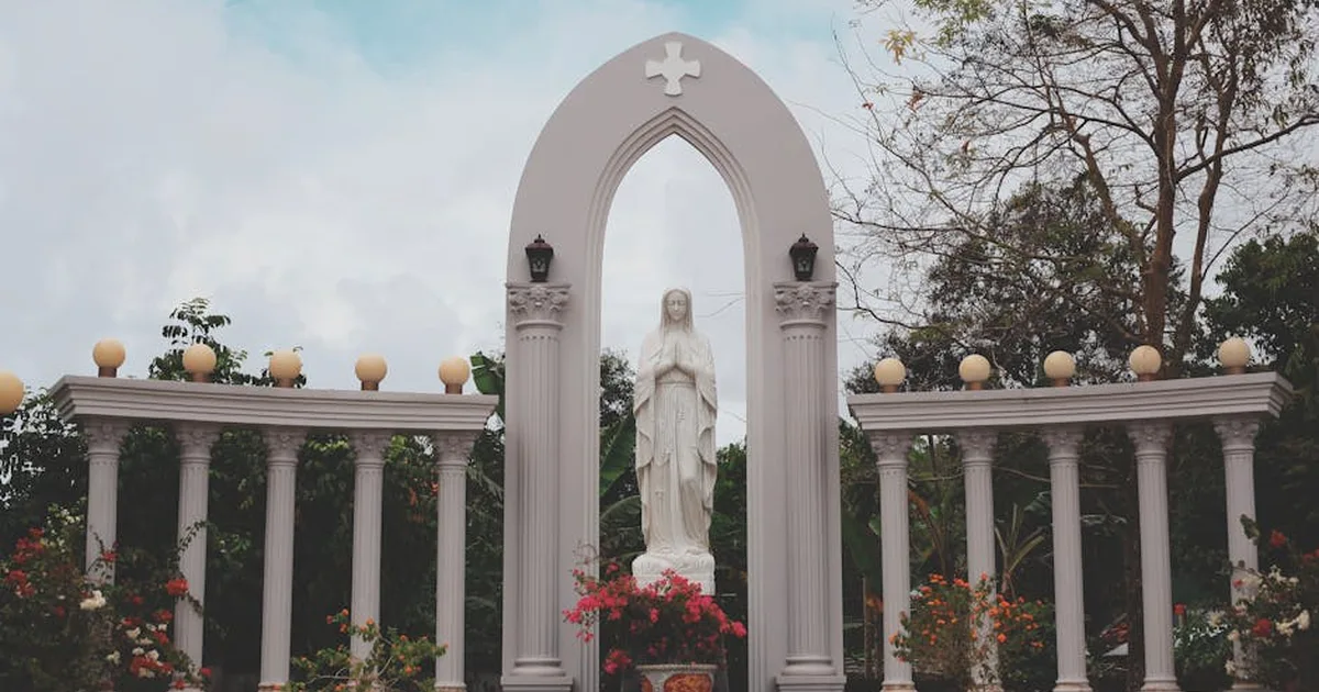 La Virgen del Pilar: Devoción Mariana en España