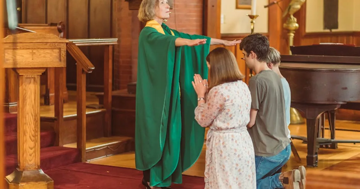 Bênçãos para todos os casais: Uma reflexão pastoral sobre a unidade da igreja