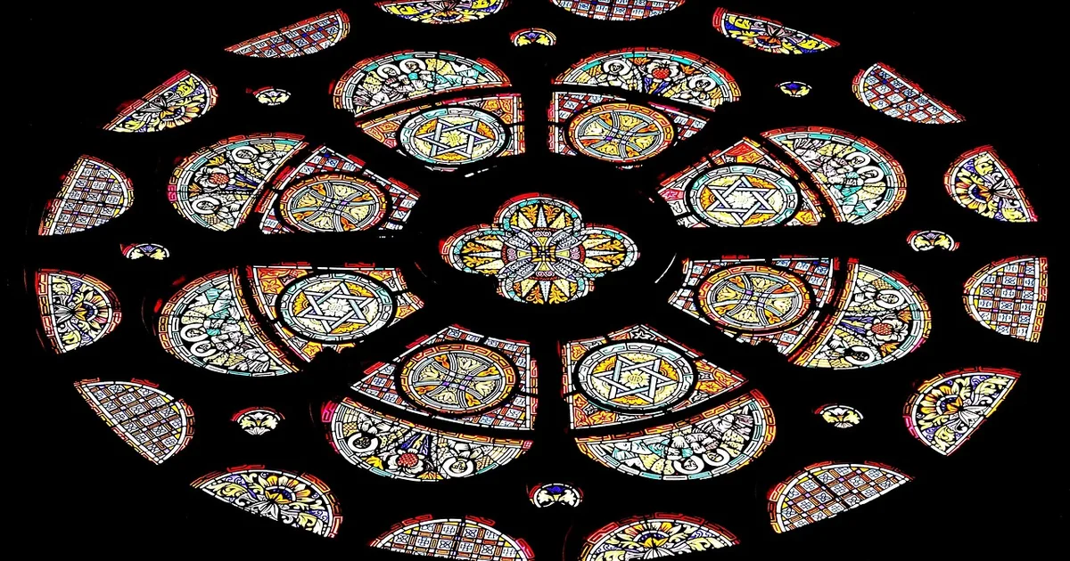 A Santíssima Trindade: O Mistério Central da Fé Cristã na Vida Cotidiana