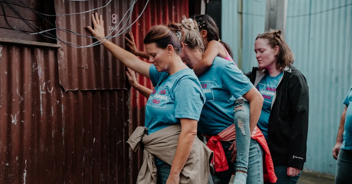 Paz e Justiça em Ação: Como a Cáritas Transforma Comunidades Cristãs Através do Serviço