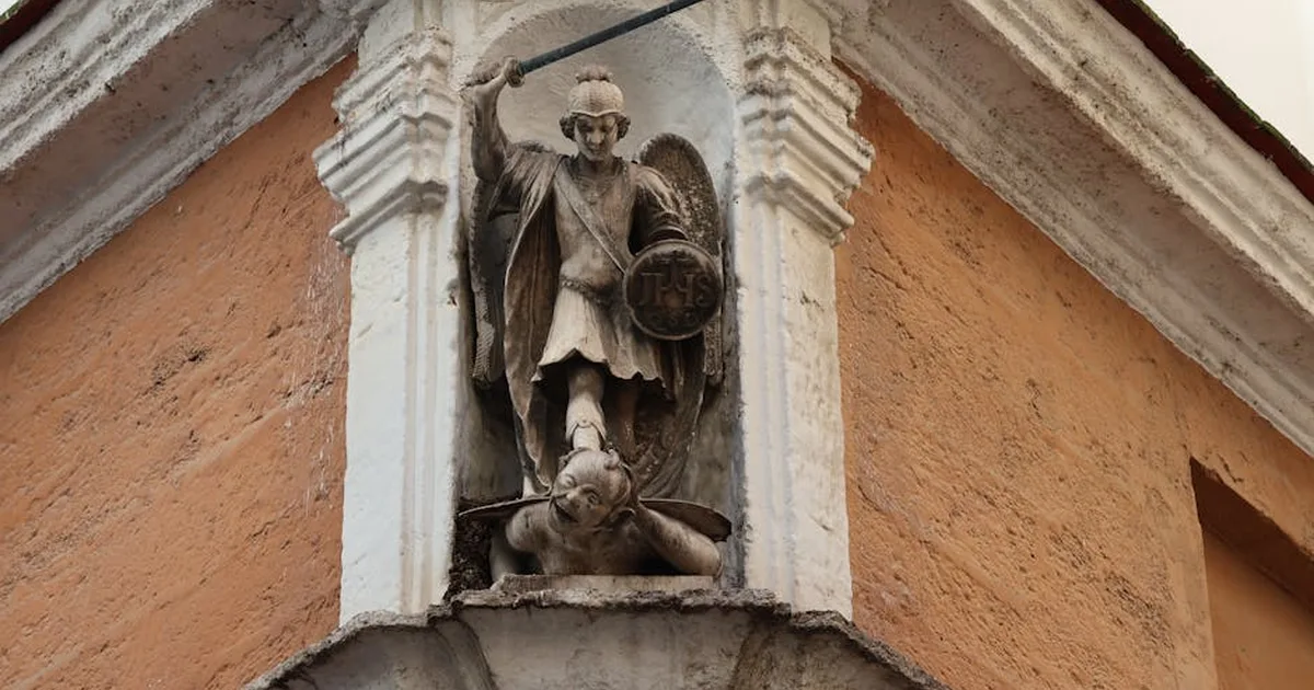 Oración a Miguel Arcángel: Protección y Fortaleza Espiritual