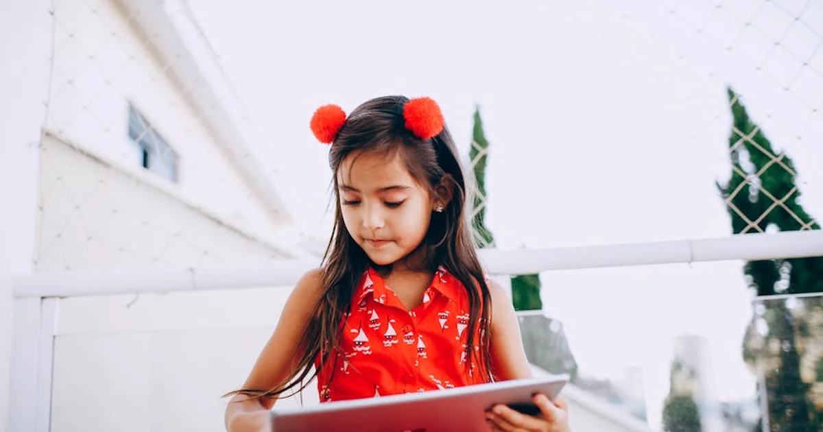 Amigos virtuales, peligros reales: Una mirada cristiana a la infancia digital