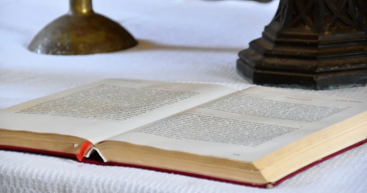 Intercedendo pela Igreja: Um Guia Prático de Oração
