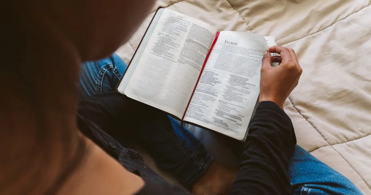 Finding Rest in God's Arms: Psalms for Peaceful Sleep