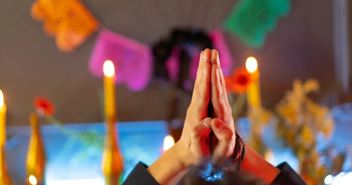 Oración por los difuntos: un acto de fe y esperanza cristiana