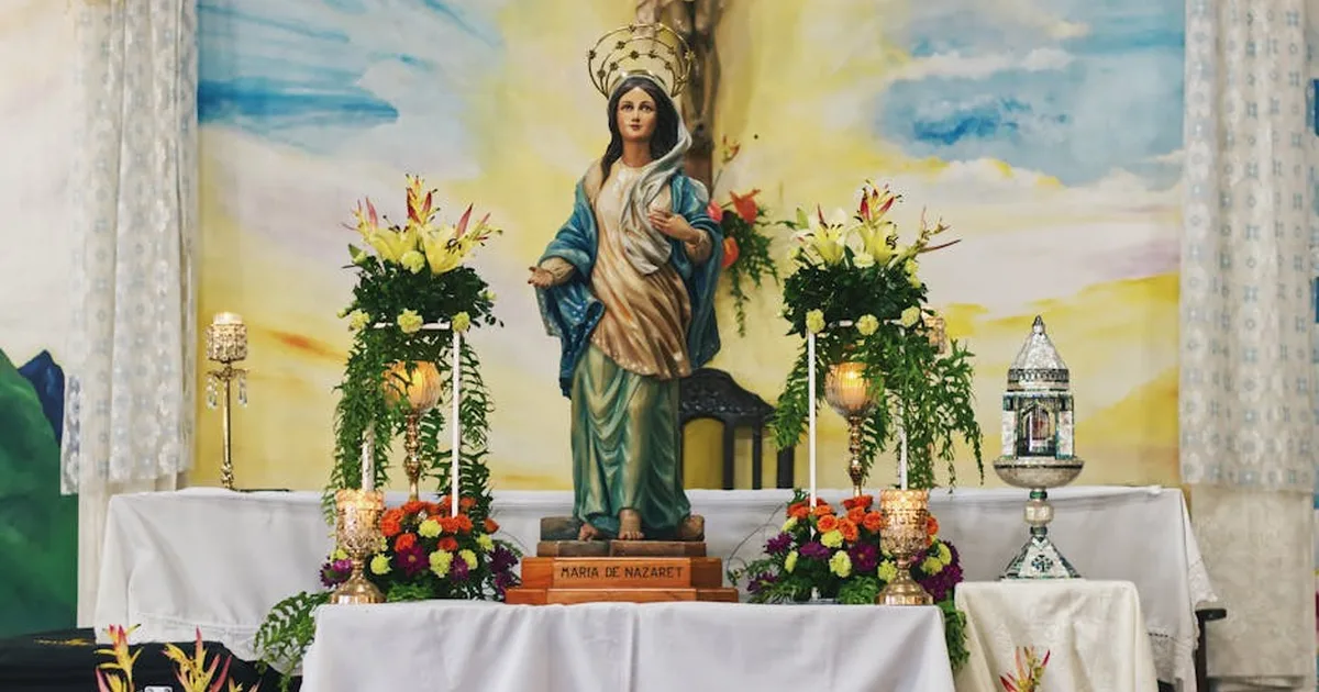 Walking with Mary: A May Journey to Deepen Your Christian Faith