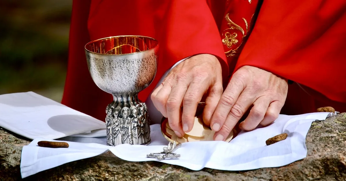 Posso comungar se estou em pecado grave? Orientações pastorais
