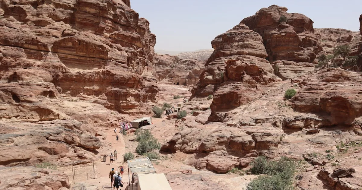 120 peregrinos y la banda The Sun: un viaje musical de fe en Jordania