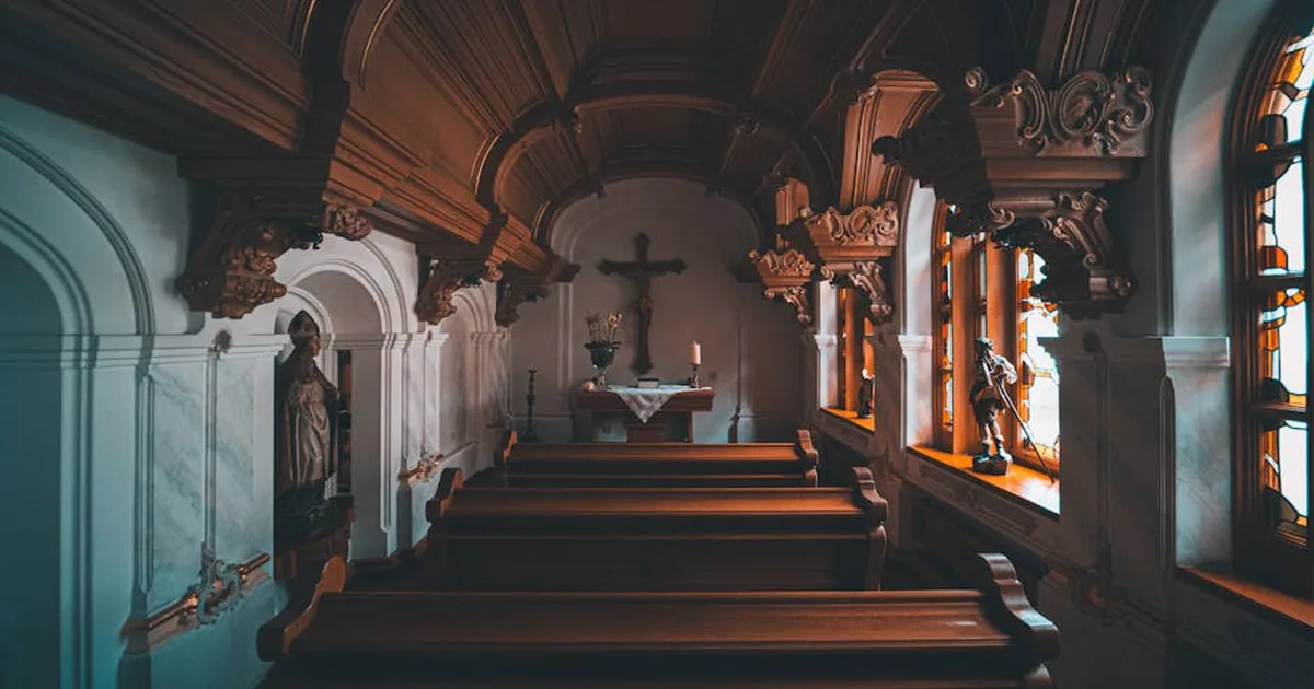 Papa Leão XIV: Caminho Firme com a SSPX Prioriza Unidade e Direito Canônico