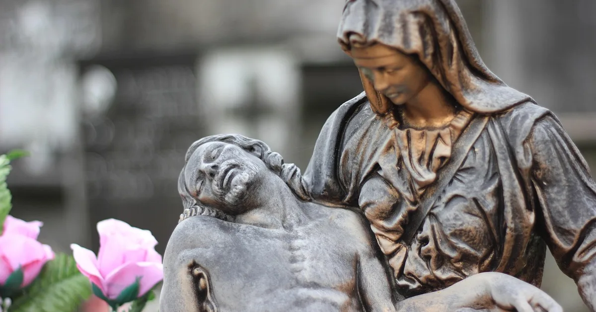 How to Pray for Someone Who Is Dying: A Christian Guide