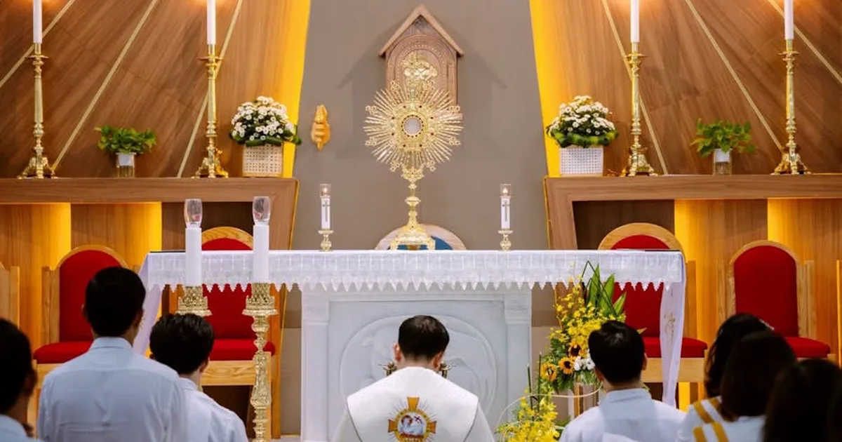 A Sacred Encounter: Colombia's Eucharistic Prayer Initiative for Vocations