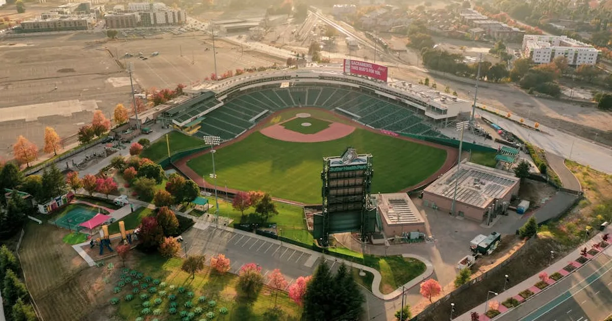 Cuando el béisbol se encuentra con la fe: una iglesia da la bienvenida a sus vecinos de la MLB
