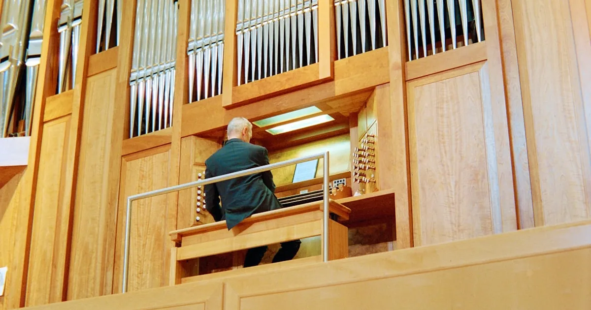 O que torna uma canção realmente sagrada? Uma reflexão sobre a música litúrgica