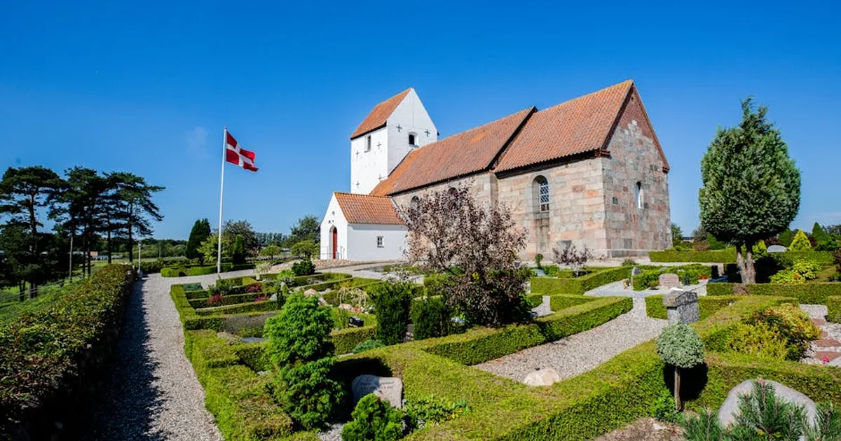 Neuss's Light Church: A Mobile Sanctuary Blossoming Among Flower Beds