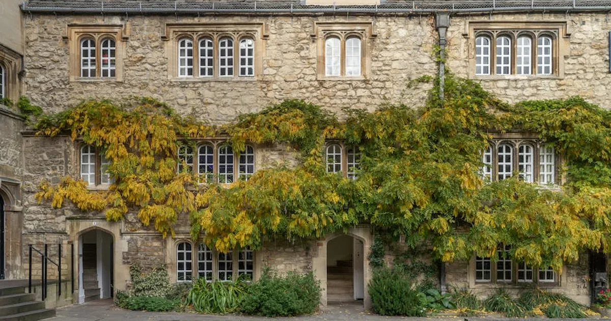 Propósito na jornada universitária: A fé que atravessa séculos em St Andrews