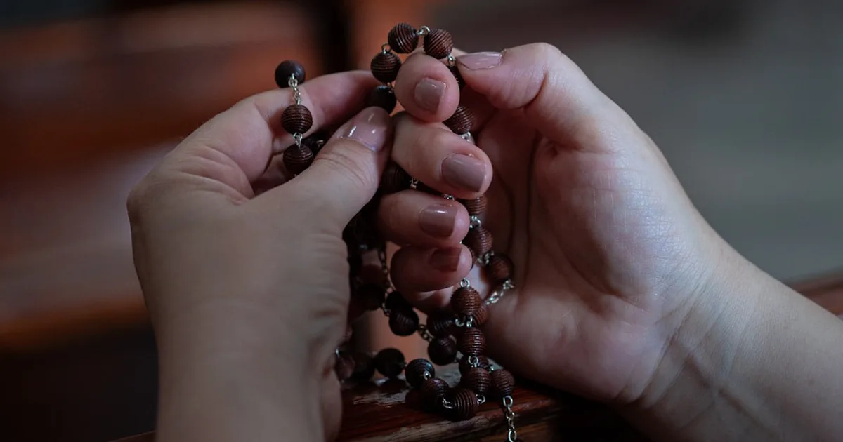 A Step-by-Step Guide to Praying the Rosary: A Practical Devotion for Daily Life