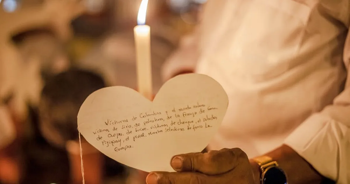 Unidos en oración: Misa especial por las víctimas del accidente aéreo en Colombia