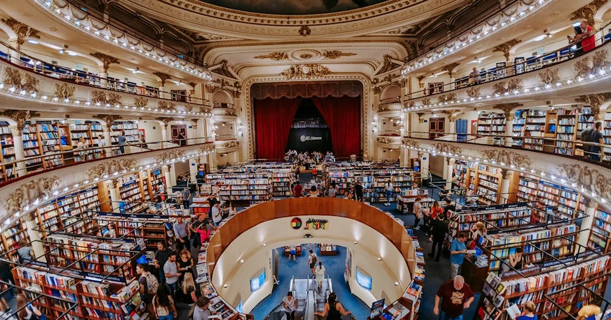 Nove Décadas de Fé que Dialoga com a Cultura: A Trajetória da Editora AVE na Igreja Italiana