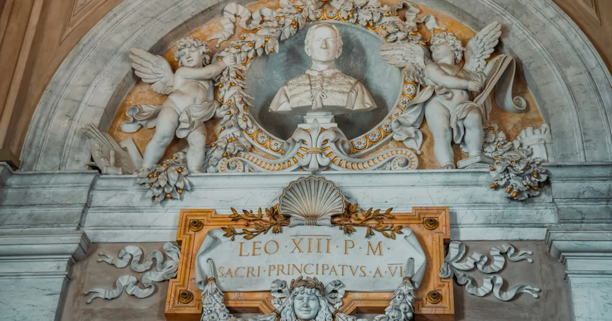 León XIV: Un pastor que guía a la cristiandad global