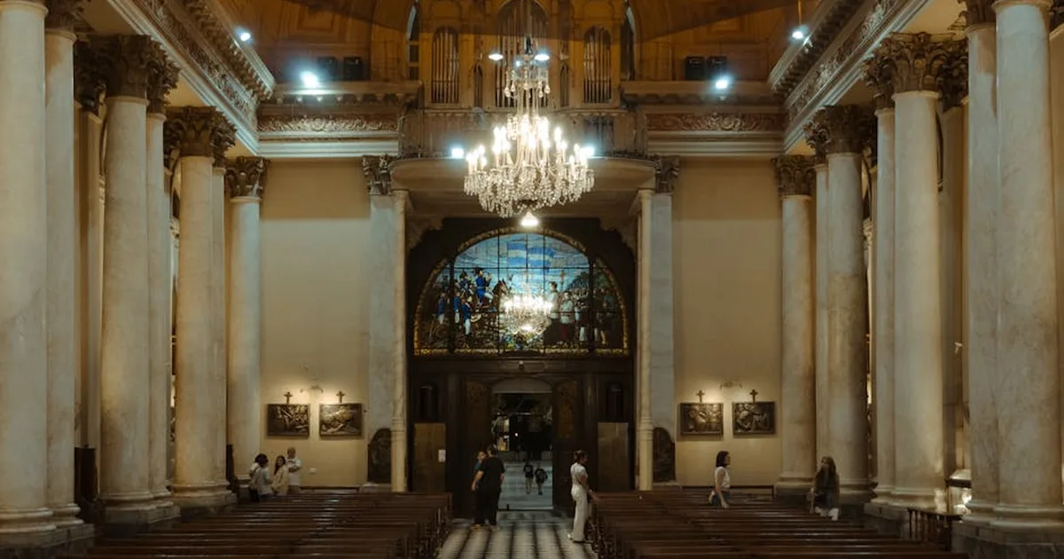 Papa Leão XIV Aceita Renúncia de Arcebispo de Moscou e Nomeia Administrador Apostólico