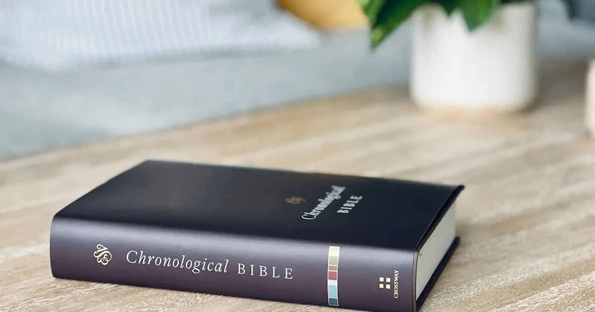 ¿Qué Dice la Biblia sobre la Cremación? Una Reflexión Cristiana