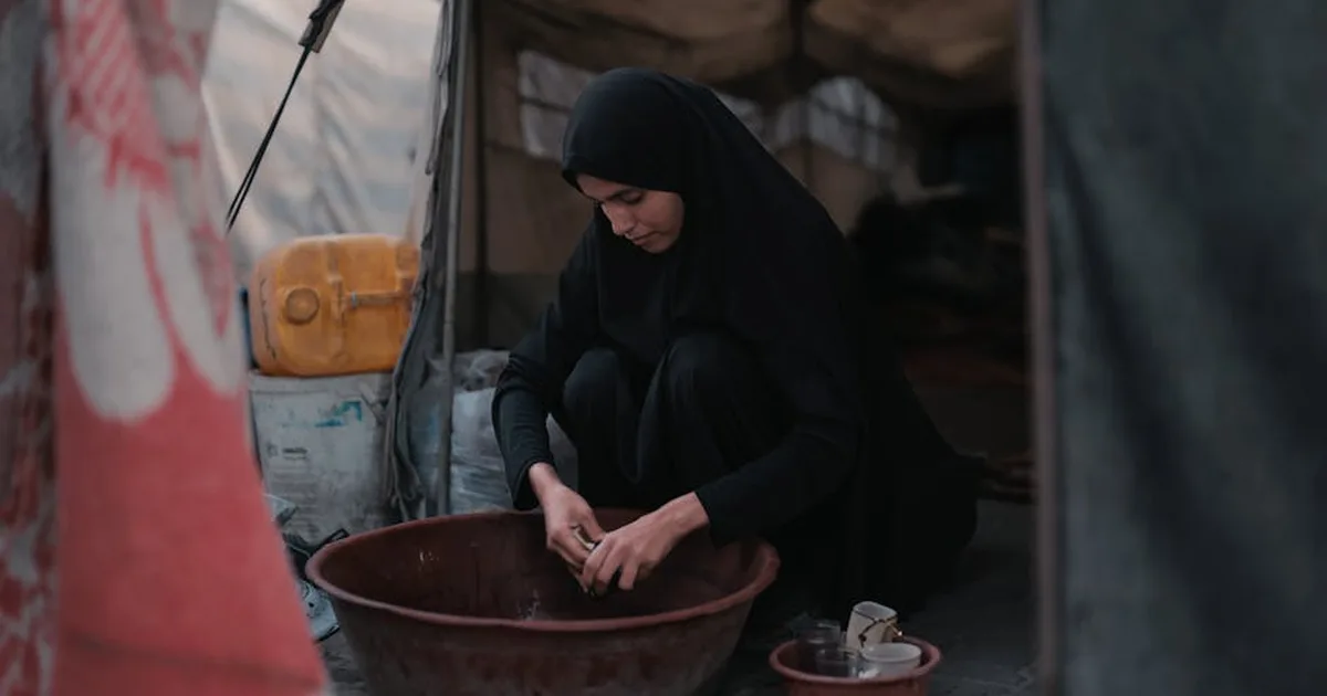 Gaza: La voce del parroco Romanelli sulla crisi umanitaria e la speranza cristiana