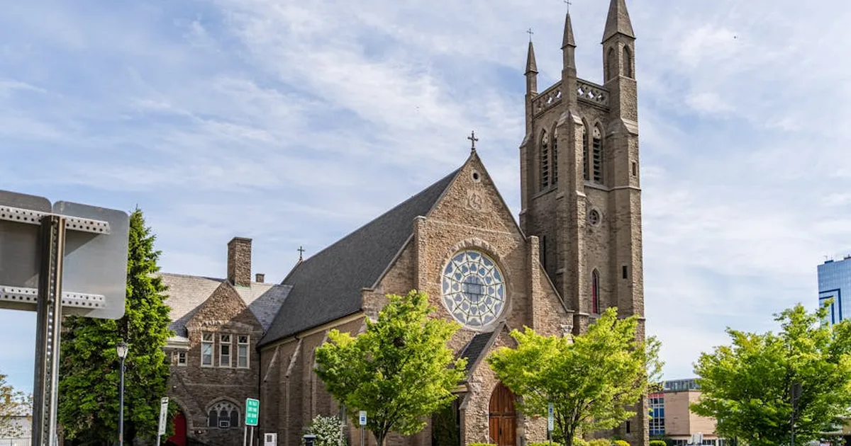 Kirche und Politik: Ein Spannungsfeld im Licht des christlichen Auftrags