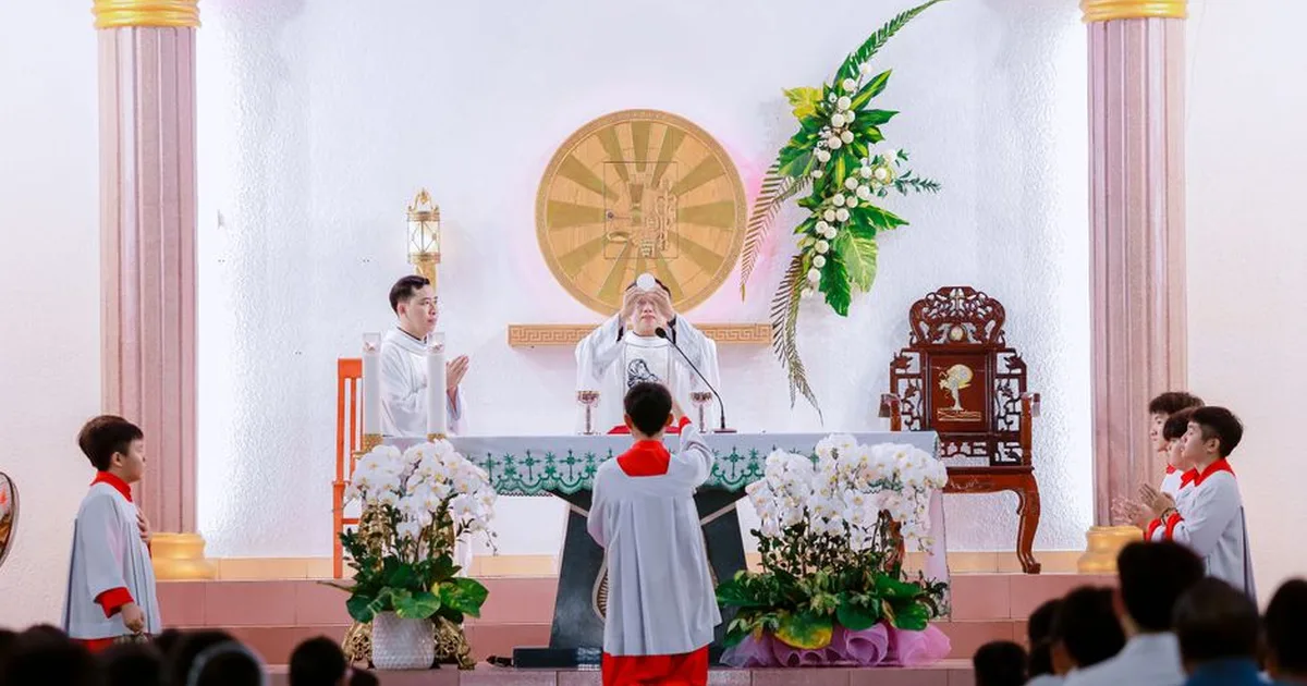 La Liturgia: Cuore della Vita Cristiana e Incontro con Dio