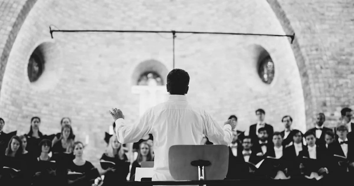 Papa Leone XIV: La fede autentica oltre le semplificazioni spirituali