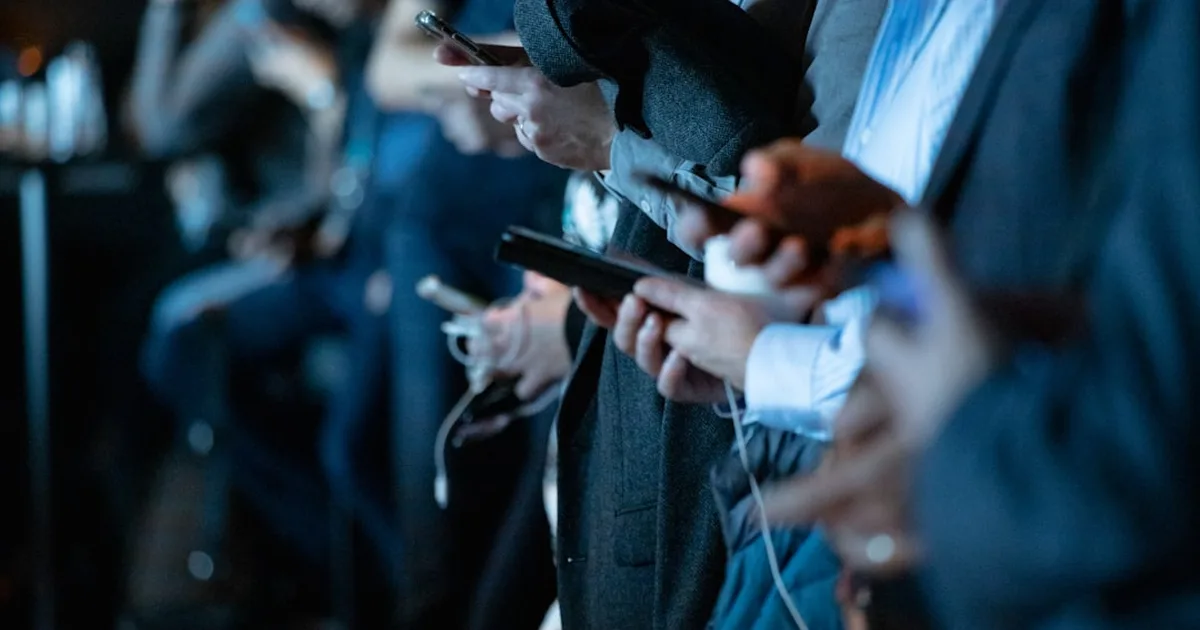 Fe en la Era Digital: Cómo las Iglesias Pueden Responder a la IA y la Injusticia