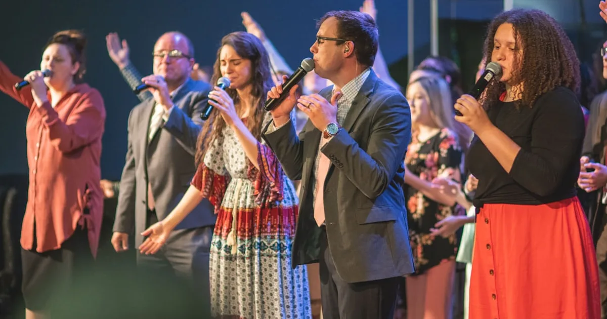 Adoração que Transforma: O Poder da Música e da Liturgia na Nossa Jornada de Fé