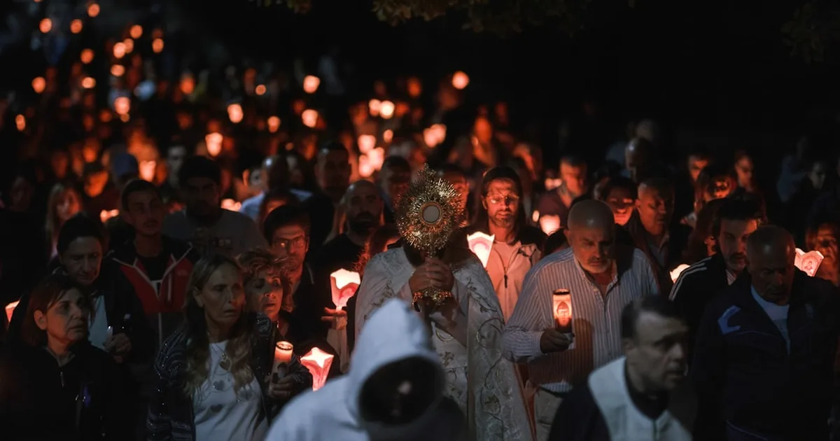 Um Ano sem o Papa Francisco: A Dor, a Esperança e o Novo Pastor Leão XIV