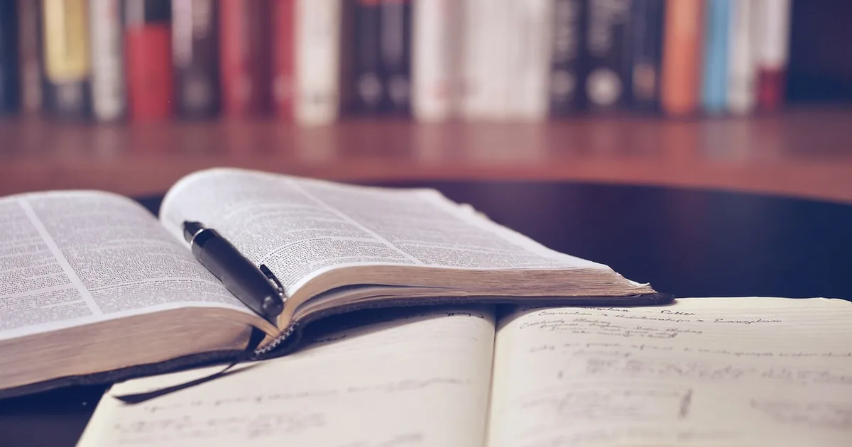 Livros como pontes: o convite do Papa Leão XIV à cultura do encontro
