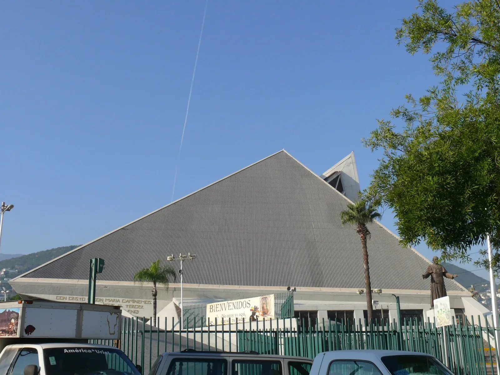 Basílica de Nuestra Señora de Guadalupe — The basilica of Our Lady of Guadalupe in Monterrey (Nuevo Léon, Mexico).