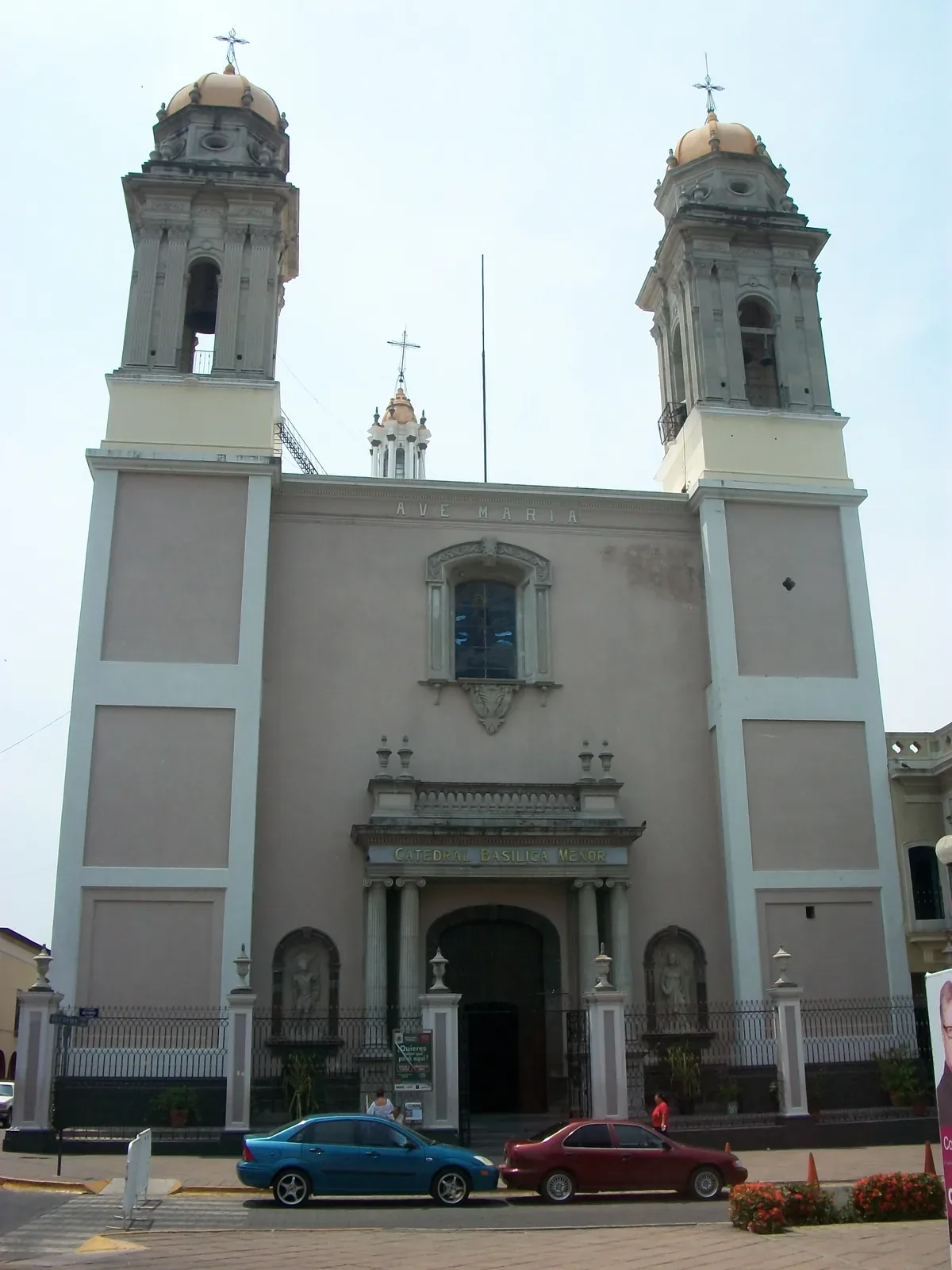 Catedral Basílica de Nuestra Señora de Guadalupe (Colima) — Catedral Basílica de la Ciudad de Colima, Colima, México.