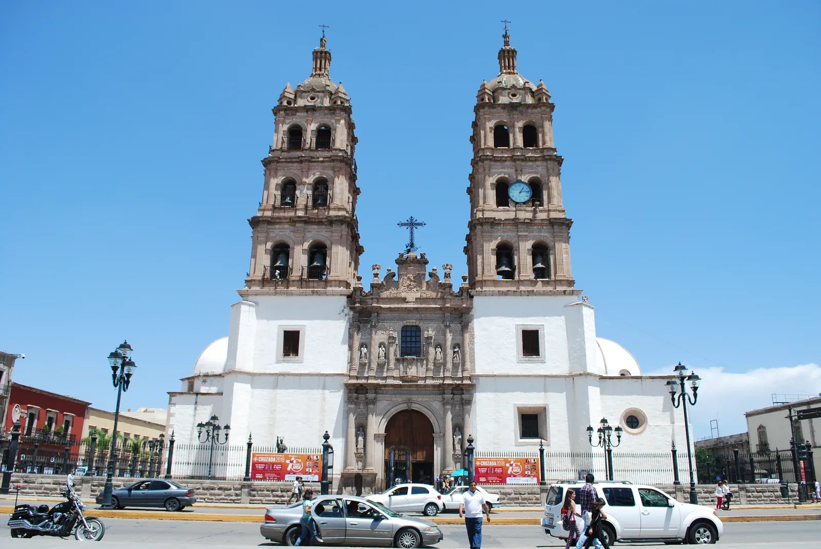Catedral Basílica Menor de la Inmaculada Concepción — View of the Cathedral Basilica of Victoria de Durango, Mexico