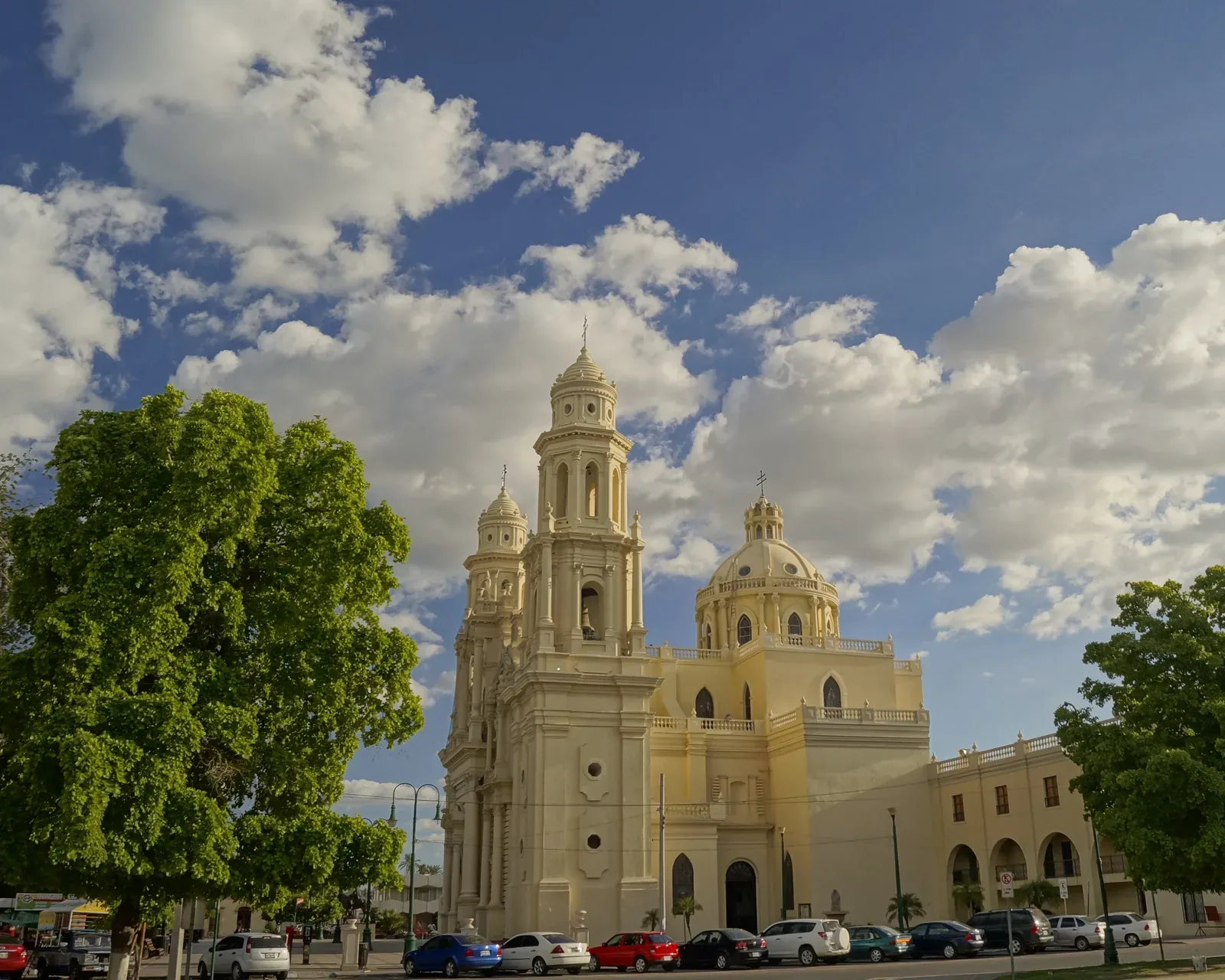 Catedral de la Asunción de Hermosillo — This is a photo of a monument in Mexico, identified by ID