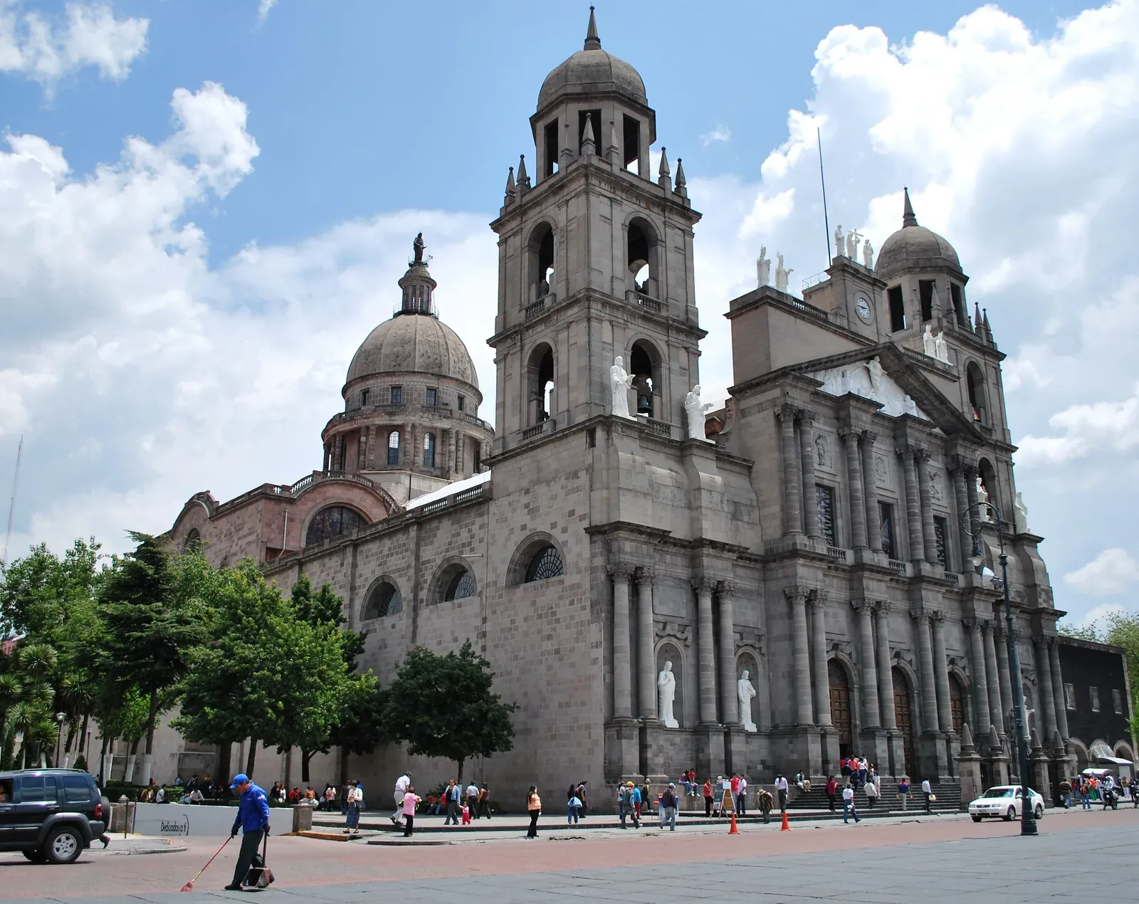 Catedral de San José de Toluca — View of the Cathedral of Toluca from the Plaza de los Martires in Toluca, Mexico State